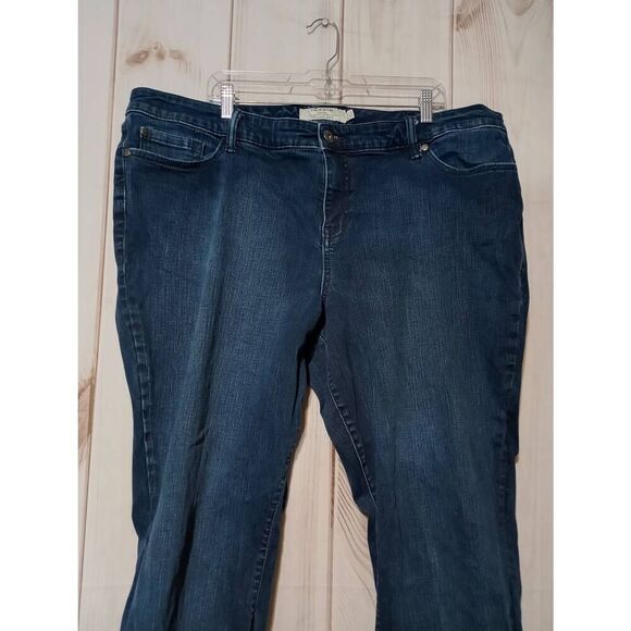 Torrid Jeans‎ Ladies 24 Straight Leg Dark Wash - Picture 3 of 8